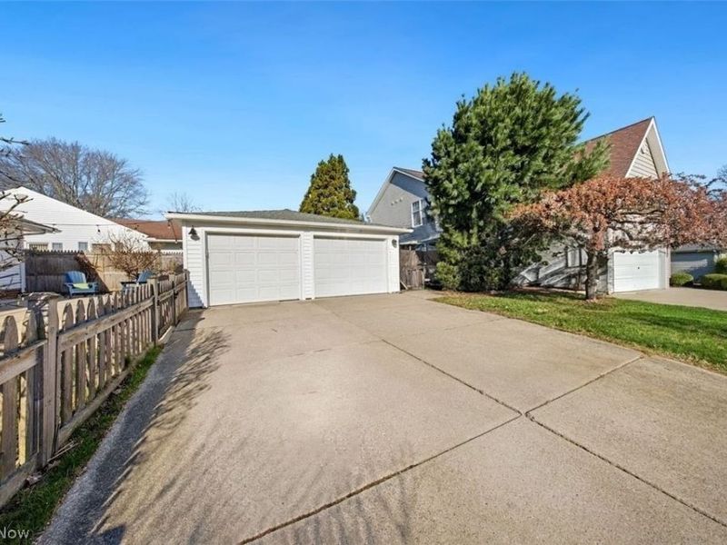 23904 Lake Road, Bay Village, OH 44140 Photo 46