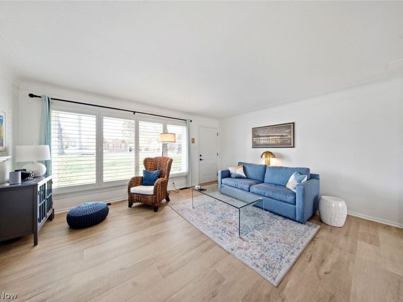 23904 Lake Road, Bay Village, OH 44140 Photo 5