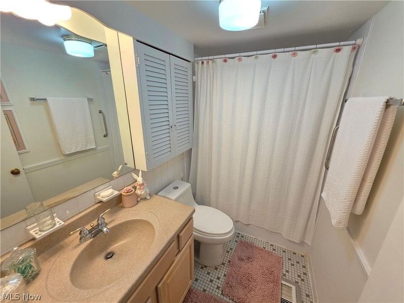 6995 Carriage Hill Drive, Brecksville, OH 44141 Photo 17