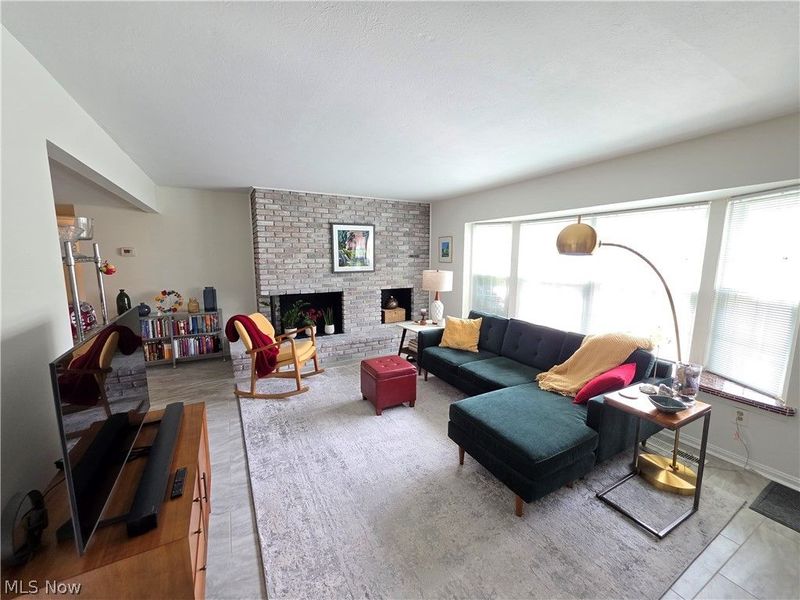 6995 Carriage Hill Drive, Brecksville, OH 44141 Photo 2