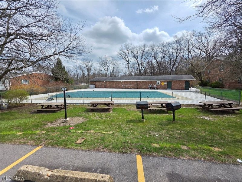 6995 Carriage Hill Drive, Brecksville, OH 44141 Photo 20