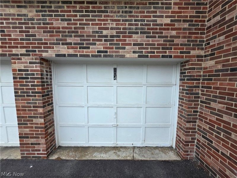 6995 Carriage Hill Drive, Brecksville, OH 44141 Photo 22