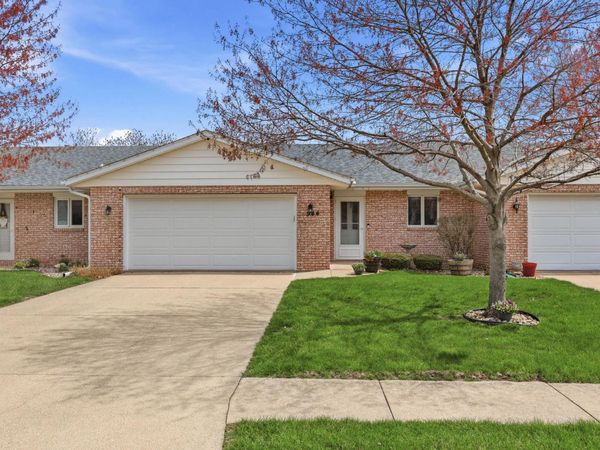 944 S Iowa Street , Unit 2, Geneseo, IL 61254