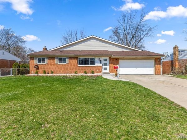 29940 Bock Street, Garden City, MI 48135