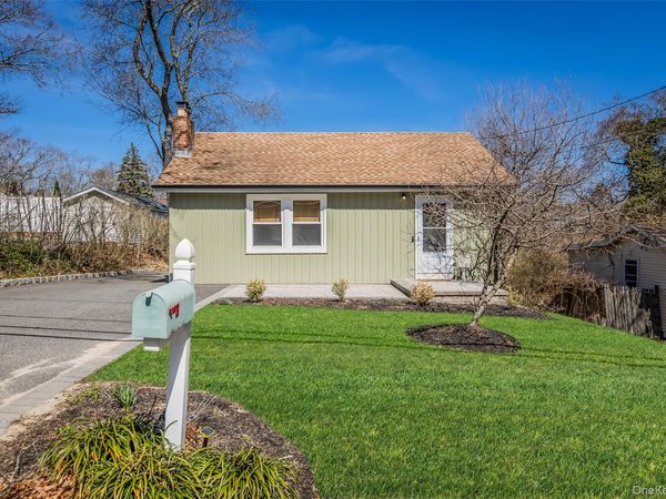 47 Queen Drive , Sound Beach, NY 11789