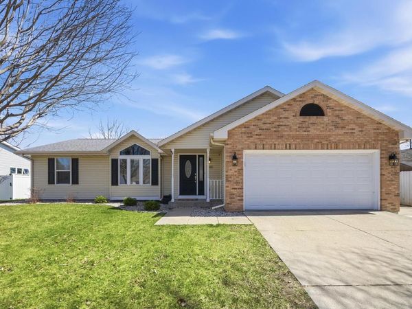 1510 Wuthering Hills Drive, Janesville, WI 53546