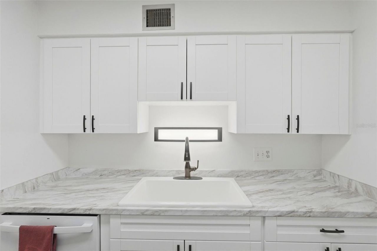 350 79th Avenue N, Unit 122, Saint Petersburg, FL 33702 Photo