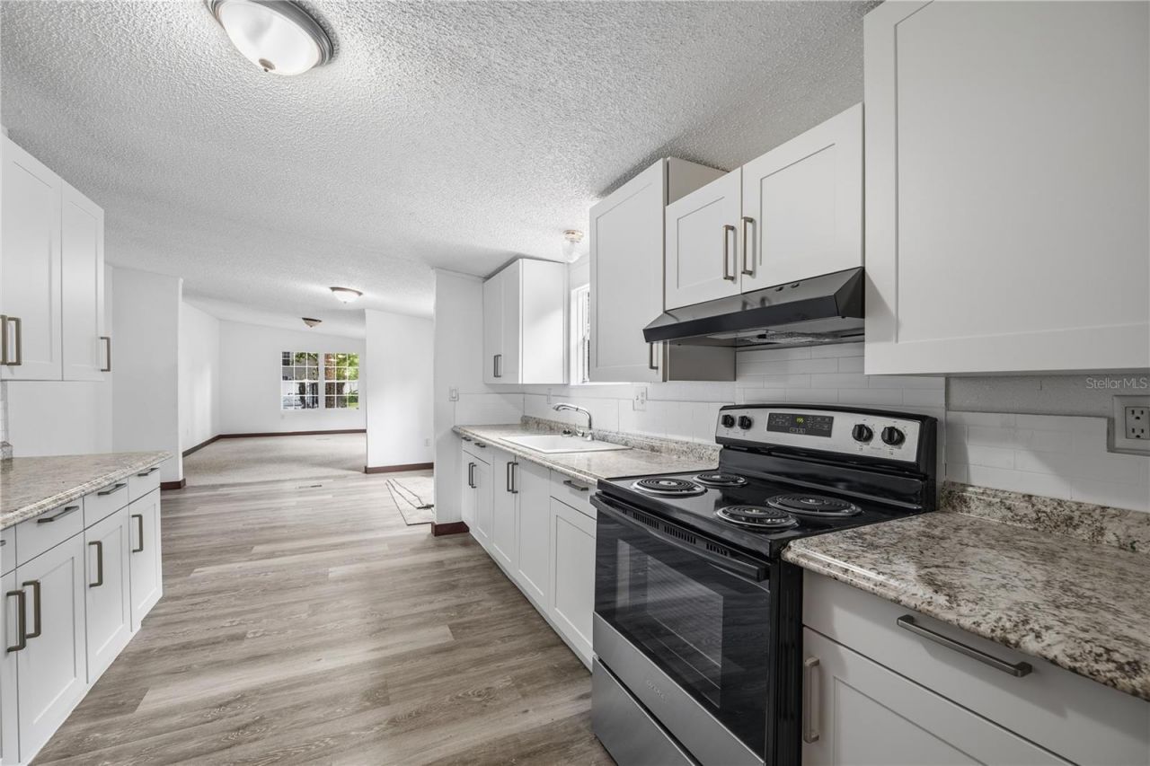 4318 Deerfield Circle W, Macclenny, FL 32063 Photo