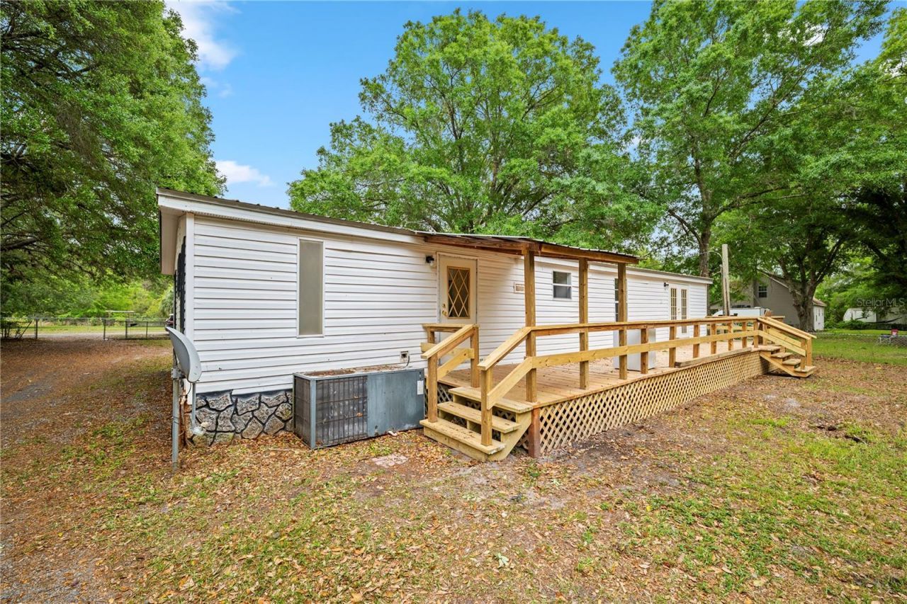 4318 Deerfield Circle W, Macclenny, FL 32063 Photo