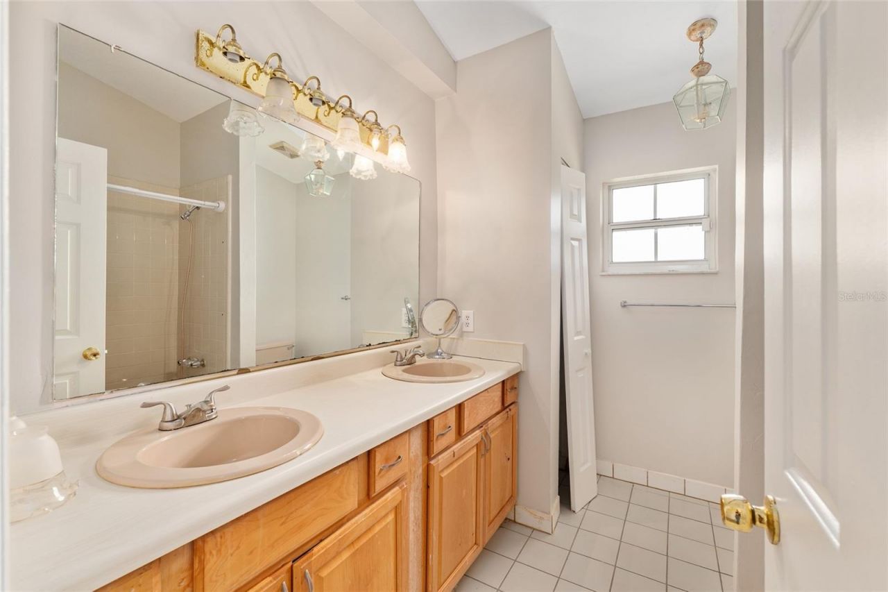 1135 SE 12th Avenue , Gainesville, FL 32641 Photo