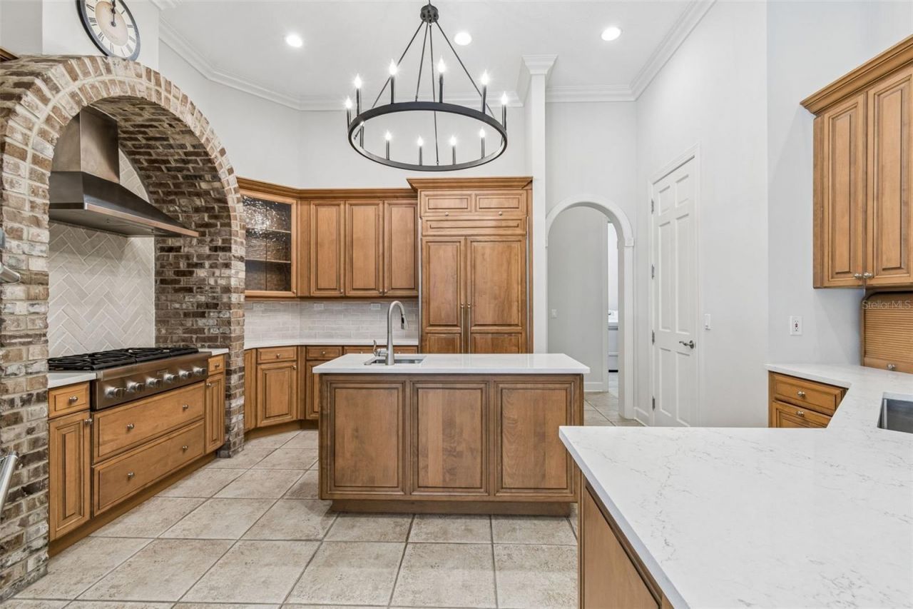 702 Berrocales De Avila, Tampa, FL 33613 Photo