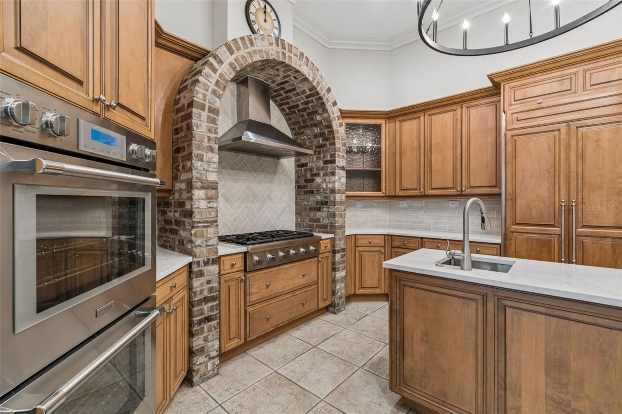 702 Berrocales De Avila, Tampa, FL 33613 Photo