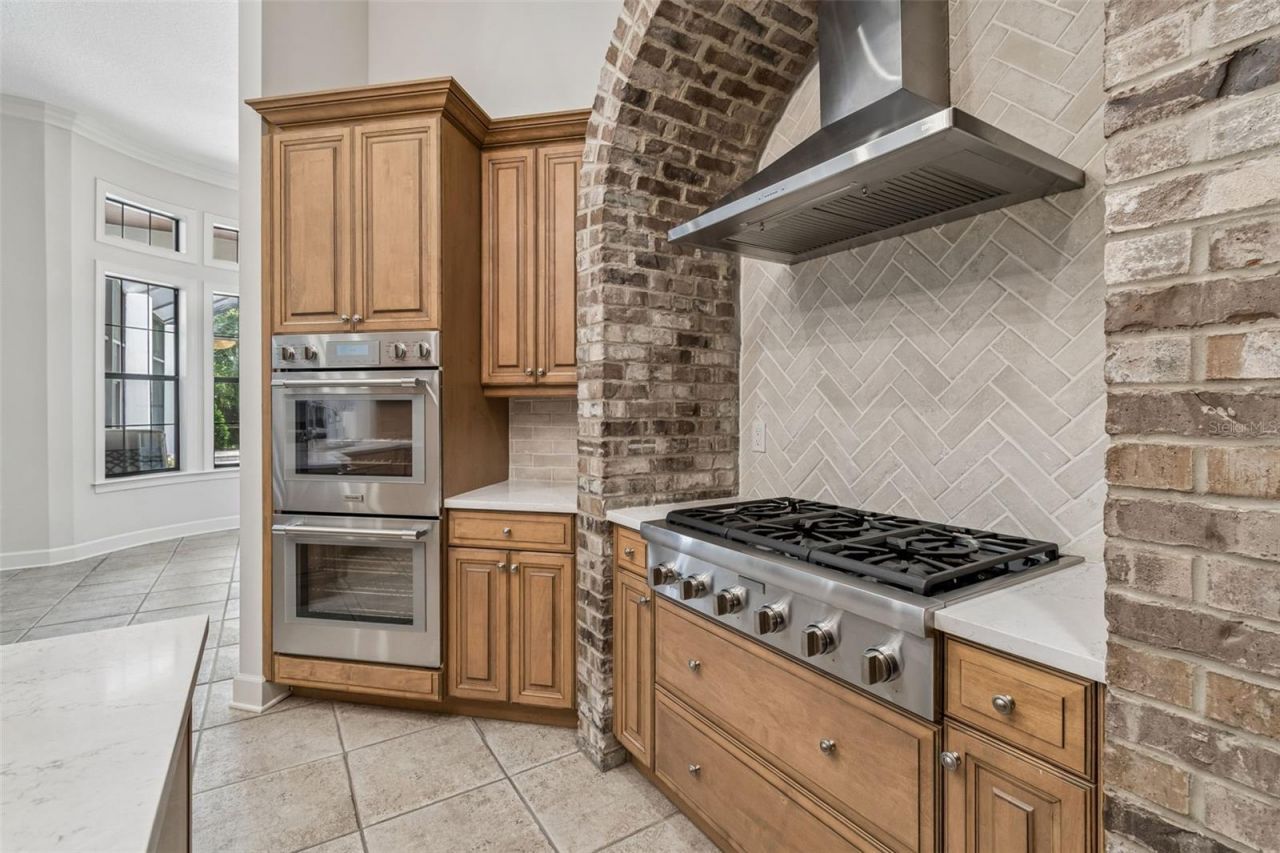 702 Berrocales De Avila, Tampa, FL 33613 Photo