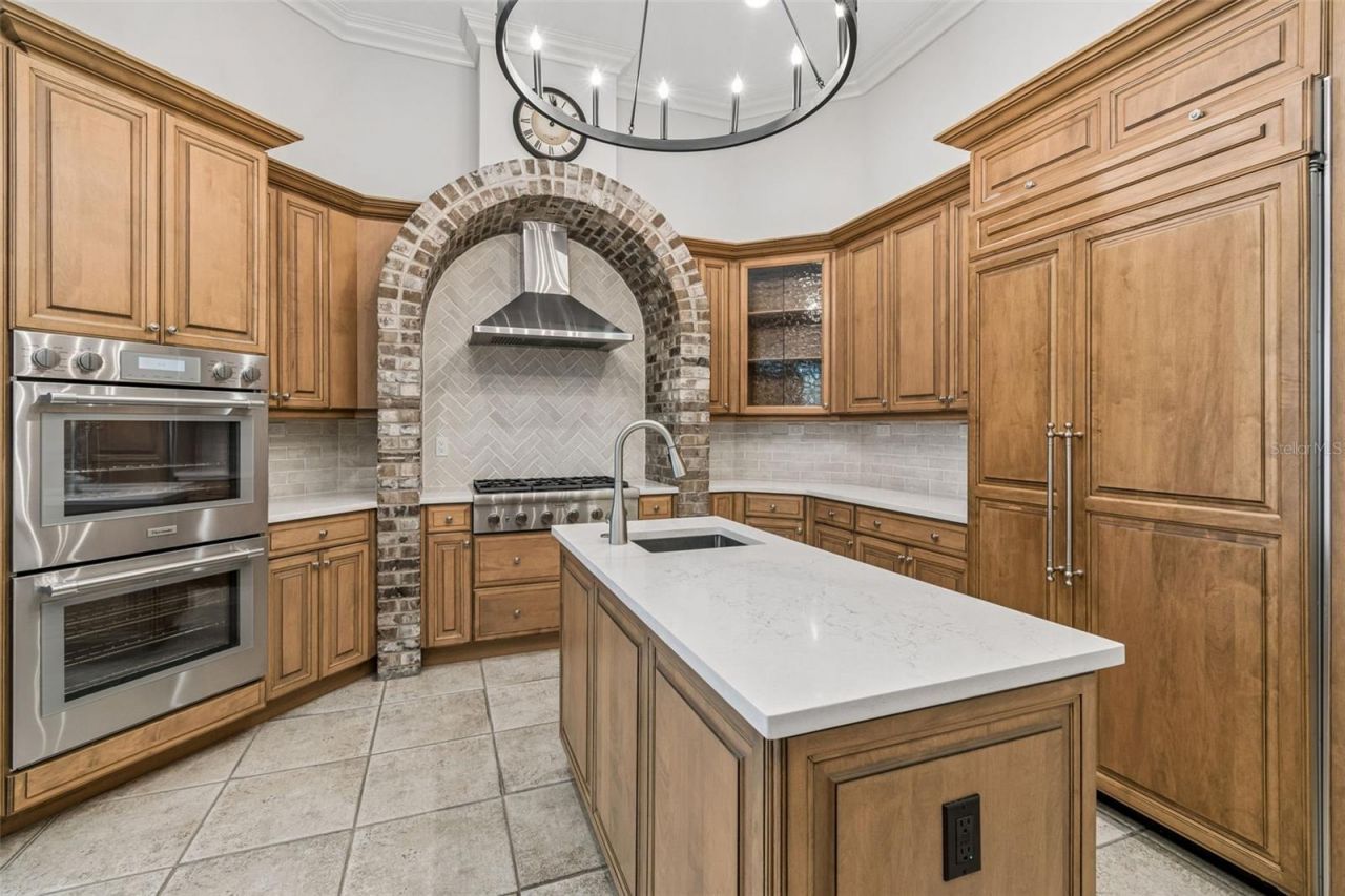 702 Berrocales De Avila, Tampa, FL 33613 Photo