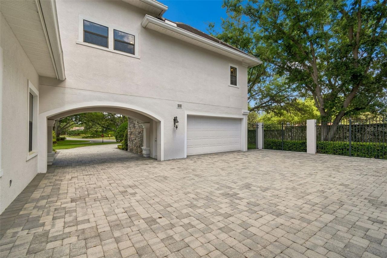 702 Berrocales De Avila, Tampa, FL 33613 Photo