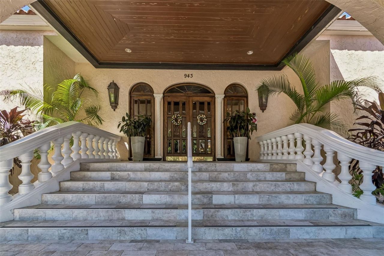 702 Berrocales De Avila, Tampa, FL 33613 Photo