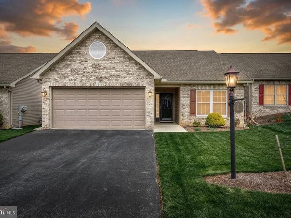 47 KESWICK DRIVE, MECHANICSBURG, PA 17050