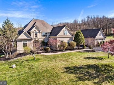 1572 COURTNEY COURT, HELLERTOWN, PA 18055