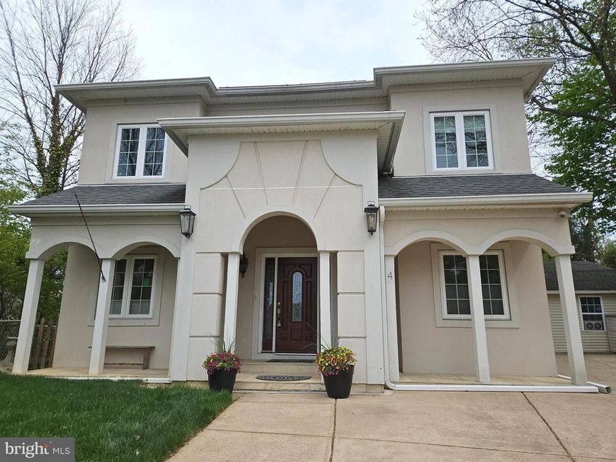 4 Burgundy Court, Rockville, MD 20850 Main Photo