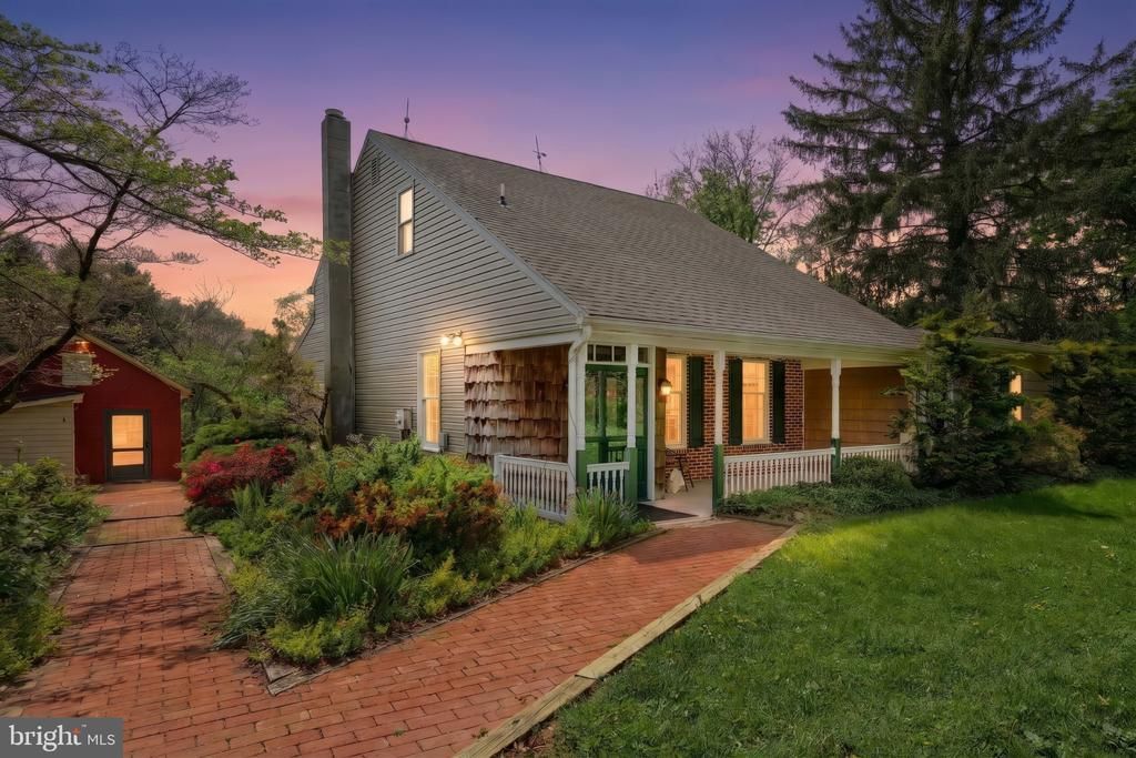 1974 YINGLING DRIVE, SPRING GROVE, PA 17362