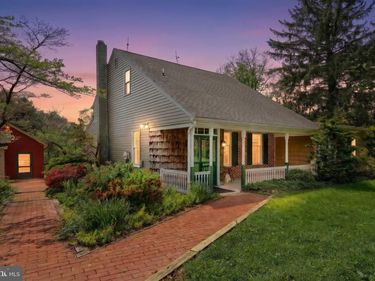 1974 YINGLING DRIVE, SPRING GROVE, PA 17362