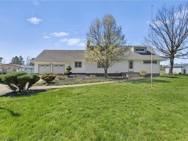 4423 Broadway Avenue NE, Louisville, OH 44641