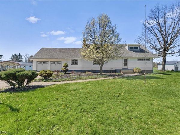 4423 Broadway Avenue NE, Louisville, OH 44641