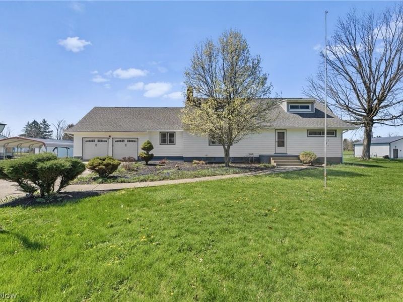 4423 Broadway Avenue NE, Louisville, OH 44641 Photo 1