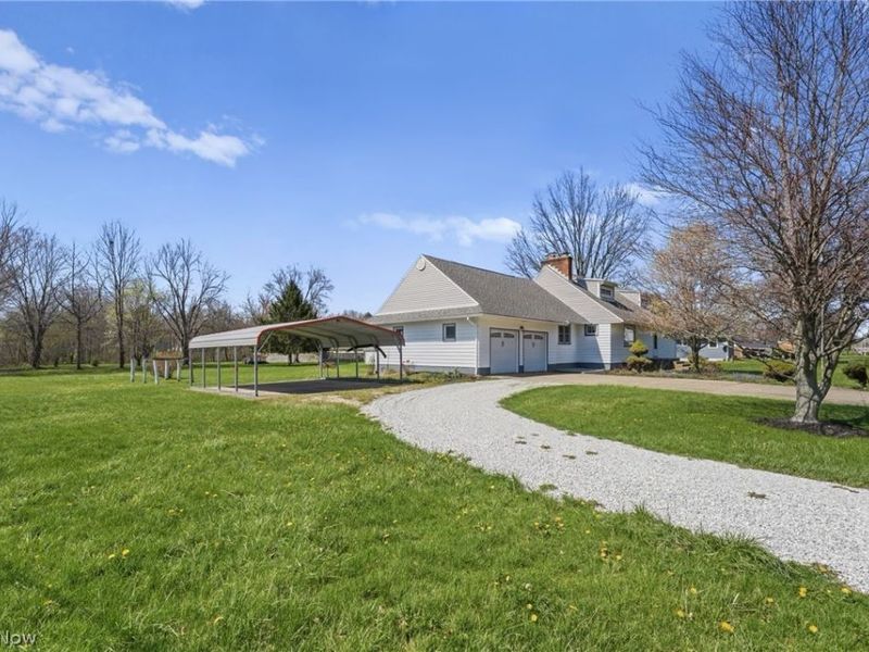 4423 Broadway Avenue NE, Louisville, OH 44641 Photo 2