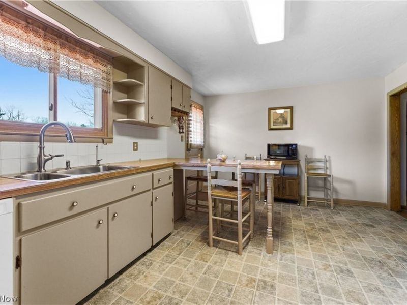 4423 Broadway Avenue NE, Louisville, OH 44641 Photo 24