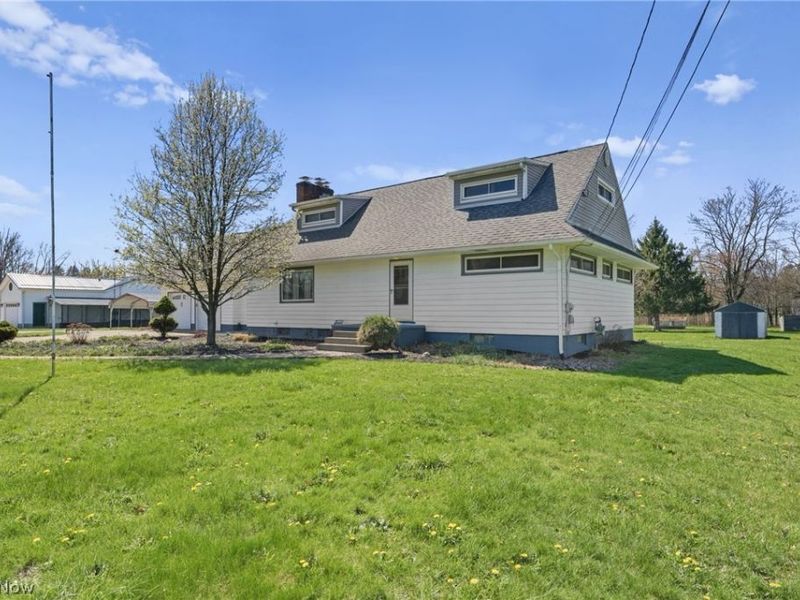 4423 Broadway Avenue NE, Louisville, OH 44641 Photo 3