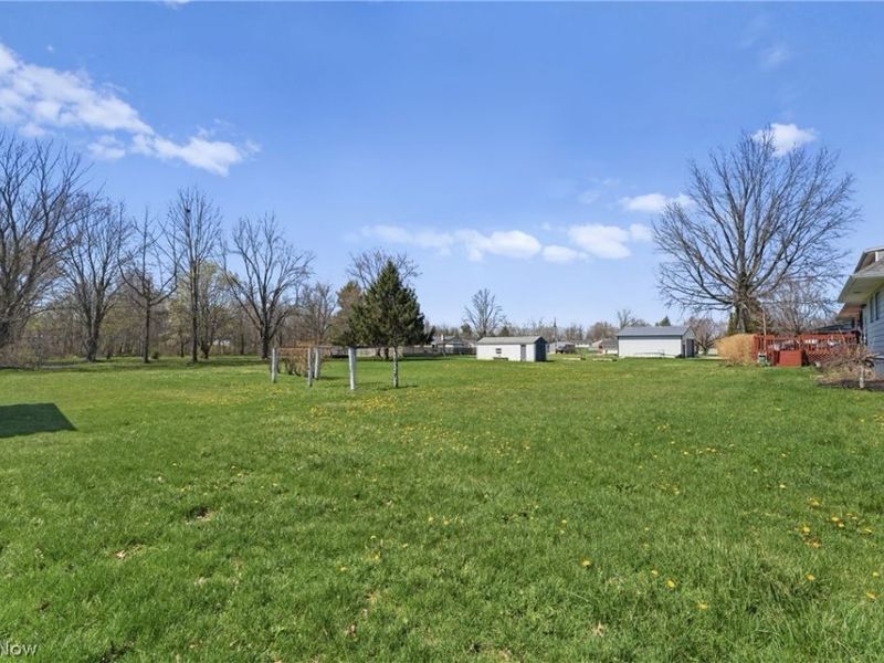 4423 Broadway Avenue NE, Louisville, OH 44641 Photo 6