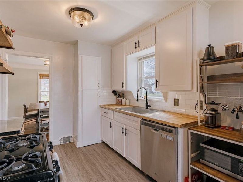 4860 W 12th Street, Cleveland, OH 44109 Photo 11