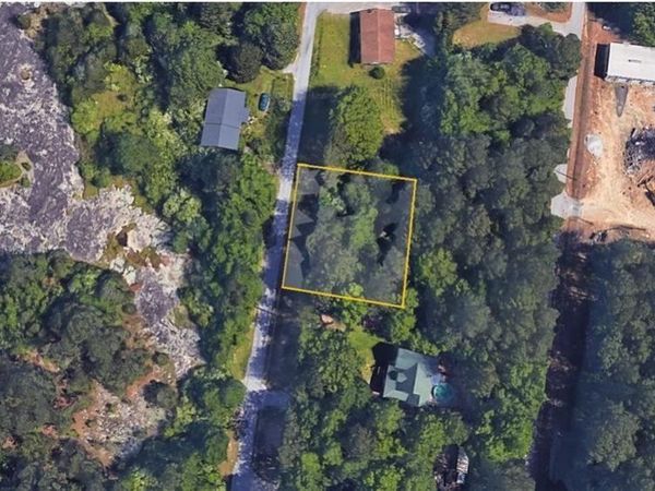 2569 Pinewood NE, Conyers, GA 30012