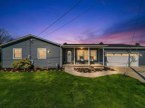 580 Coshocton Avenue, Thornville, OH 43076