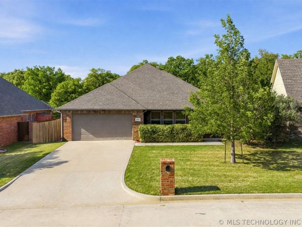 1005 Stone Creek Drive, Ardmore, OK 73401