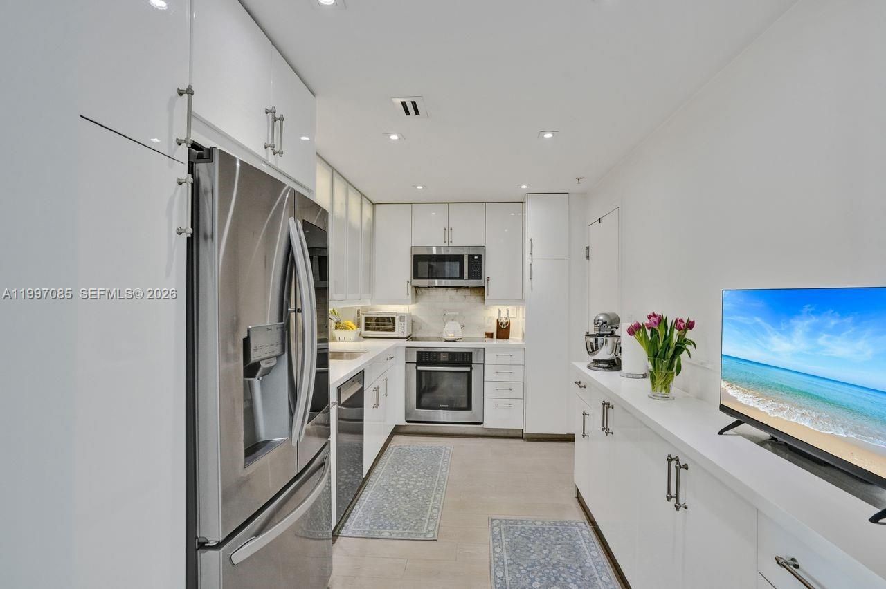 90 Edgewater Dr, Unit 625, Coral Gables, FL 33133 Photo