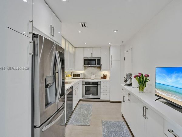 90 Edgewater Dr , Unit 625, Coral Gables, FL 33133