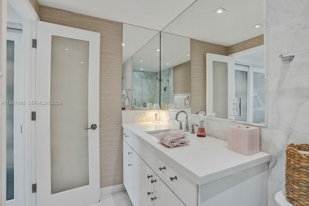 90 Edgewater Dr, Unit 625, Coral Gables, FL 33133 Photo