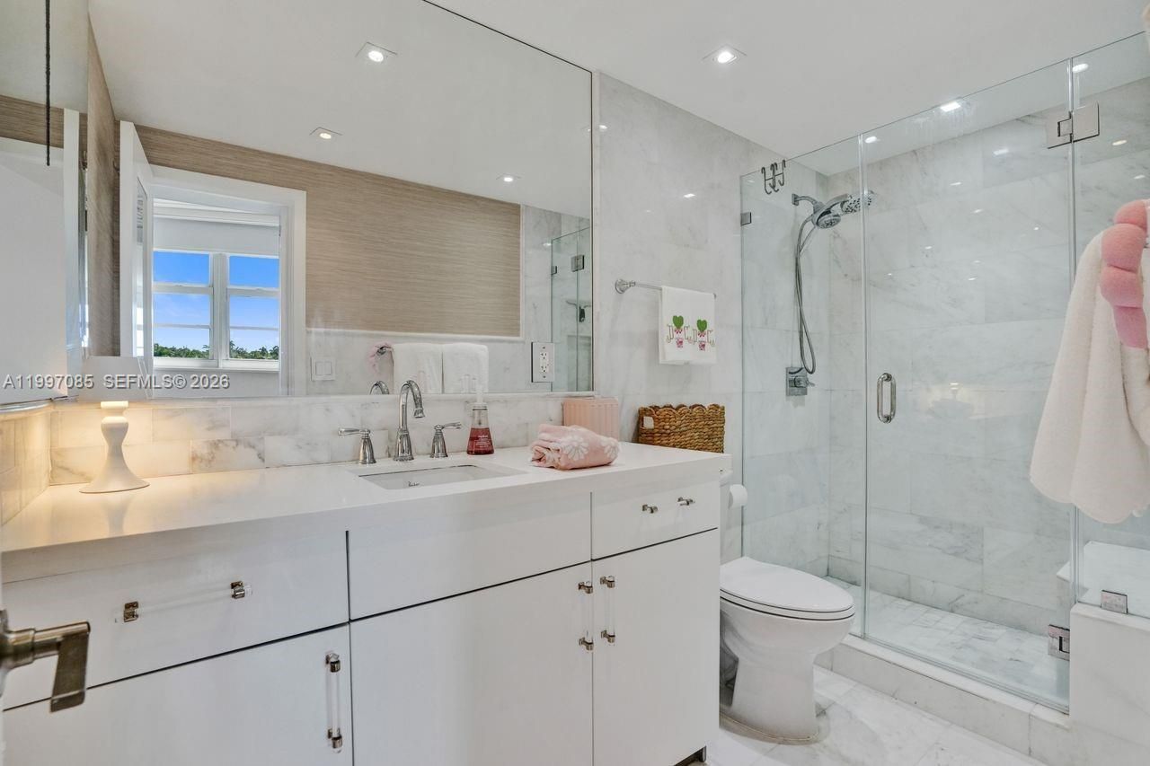 90 Edgewater Dr, Unit 625, Coral Gables, FL 33133 Photo