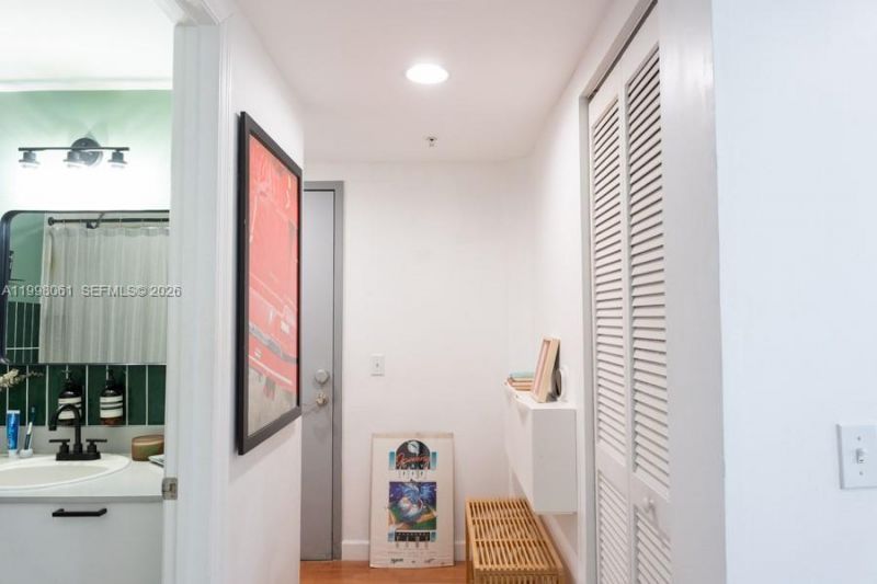 3180 SW 22nd Ter, Unit 1205, Miami, FL 33145 Photo