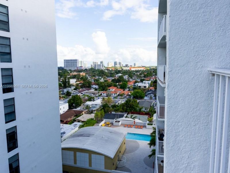 3180 SW 22nd Ter, Unit 1205, Miami, FL 33145 Photo