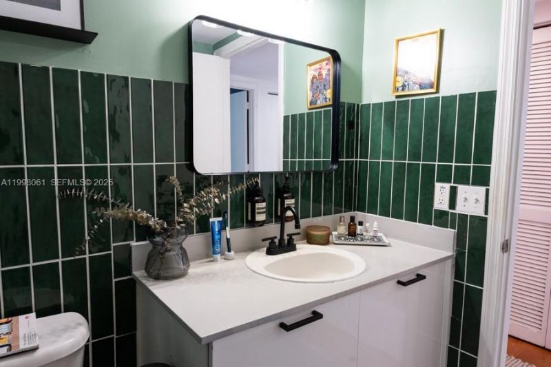 3180 SW 22nd Ter, Unit 1205, Miami, FL 33145 Photo