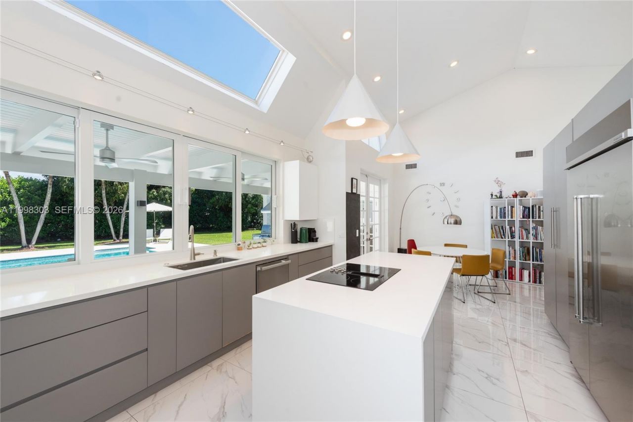 8001 SW 160th St, Palmetto Bay, FL 33157 Photo