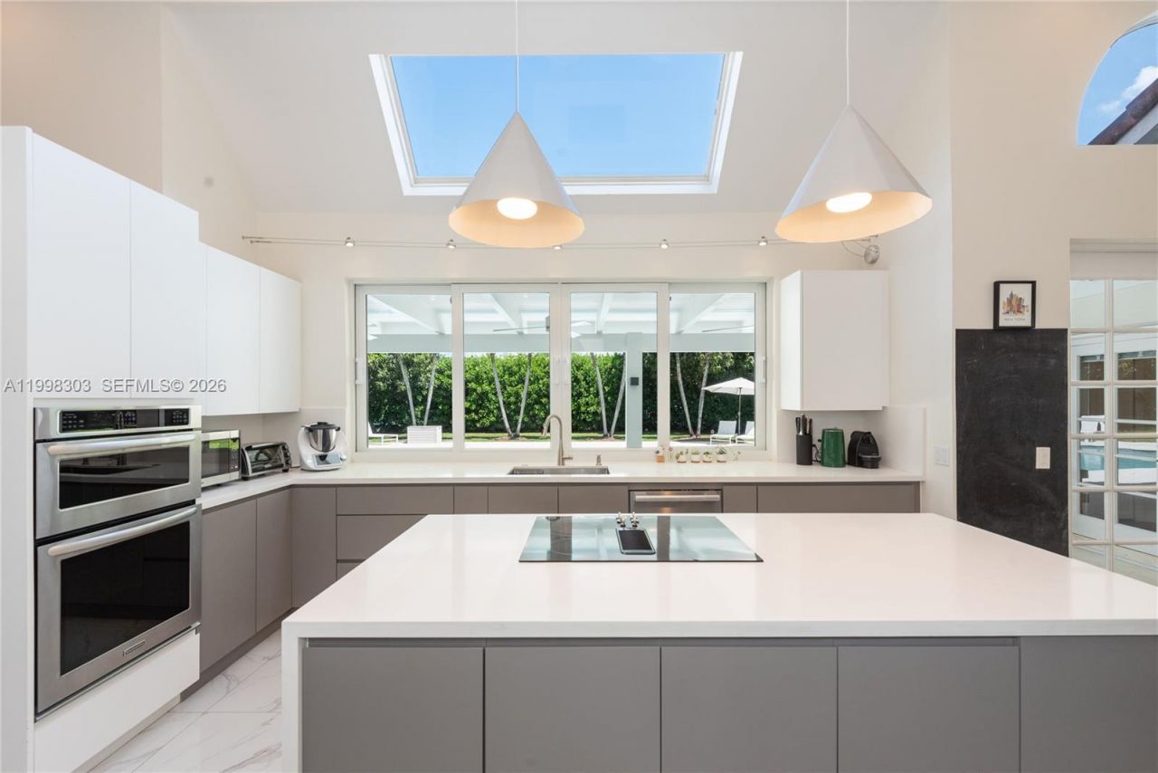 8001 SW 160th St, Palmetto Bay, FL 33157 Photo