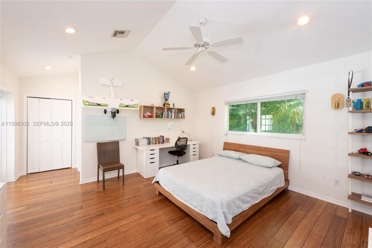 8001 SW 160th St, Palmetto Bay, FL 33157 Photo