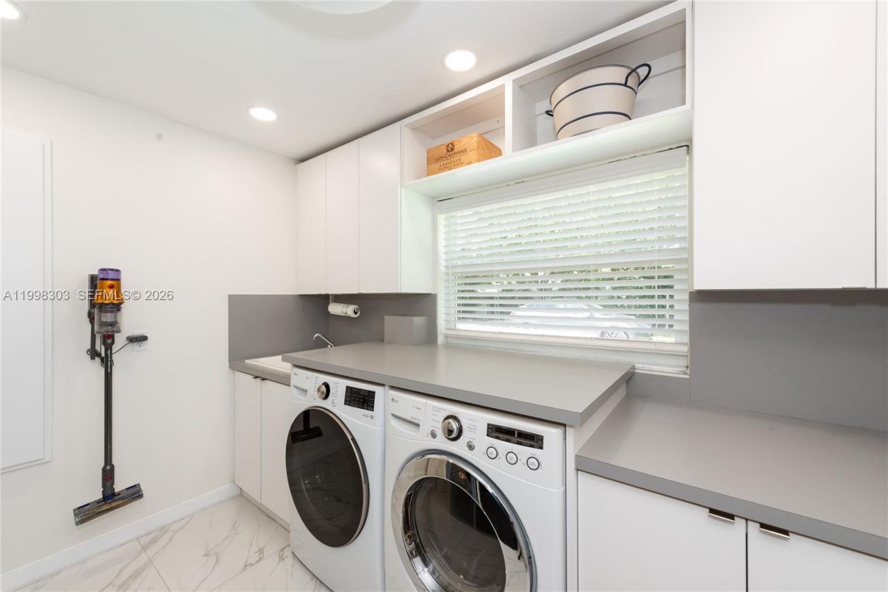 8001 SW 160th St, Palmetto Bay, FL 33157 Photo