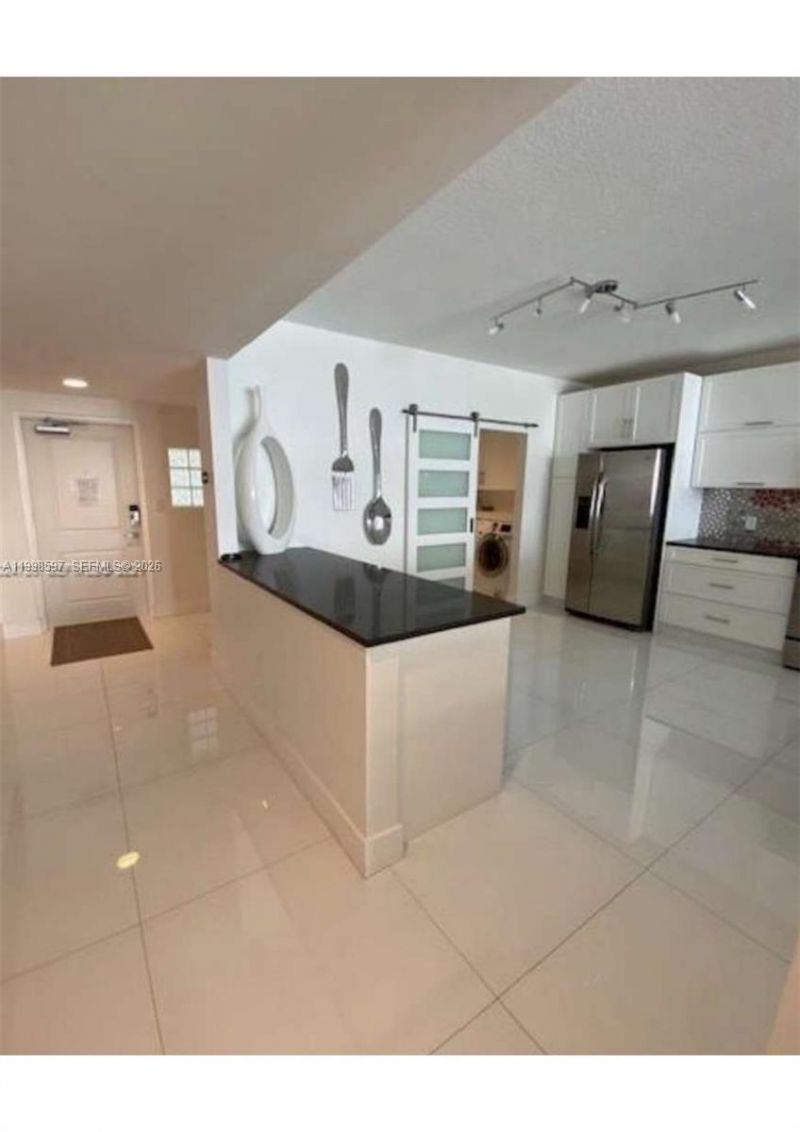 17050 N Bay Rd, Unit 605, Sunny Isles Beach, FL 33160 Photo