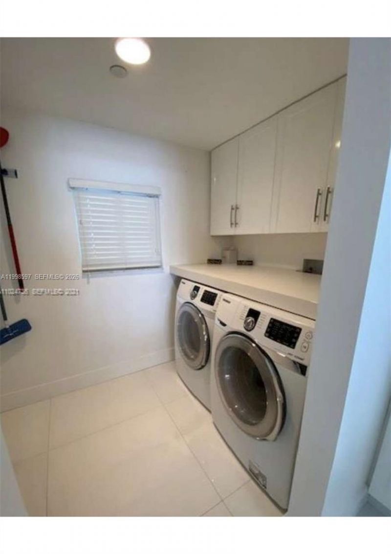 17050 N Bay Rd, Unit 605, Sunny Isles Beach, FL 33160 Photo