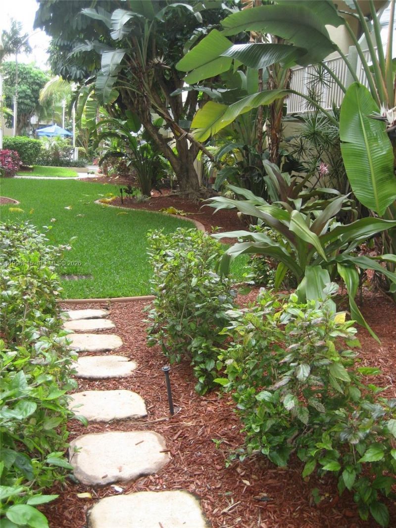 1801 S Treasure Dr, Unit 409, North Bay Village, FL 33141 Photo